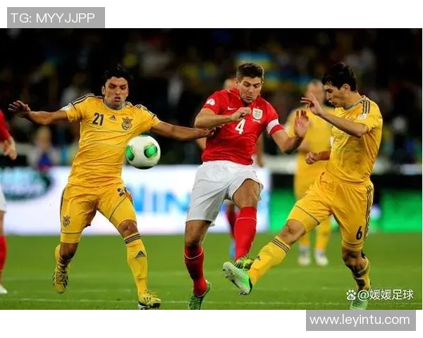 墨西哥足球明星在对阵牙买加的比赛中展现惊人技艺与团队合作精神