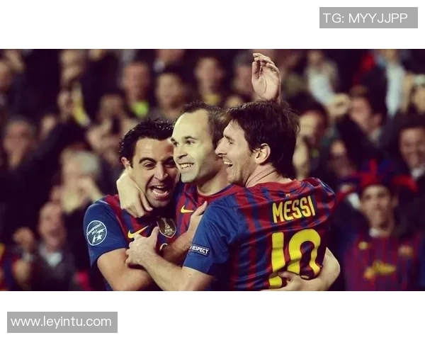 足球黄金时代回顾：那些年我们追逐的足球明星与传奇瞬间